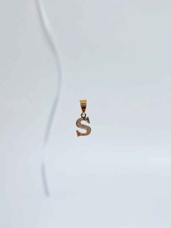 DIJE LETRA SILUETA S